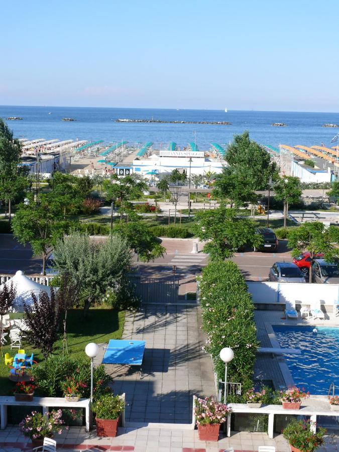 Hotel Britannia Cesenatico Exterior photo