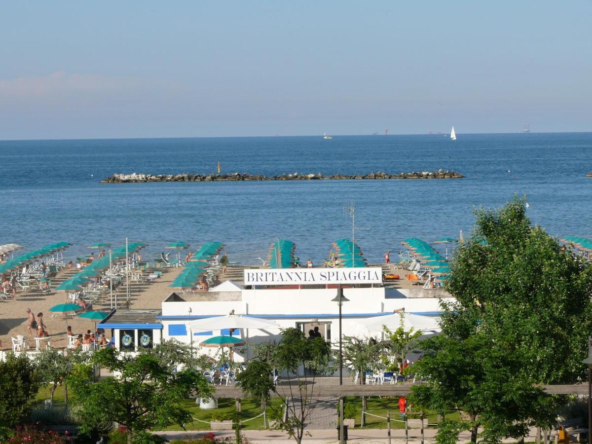 Hotel Britannia Cesenatico Exterior photo